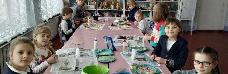    У цьому будинку дитячої творчості на Житомирщині створюють красу, здавалося б, з простих і не потрібних на перший погляд речей
