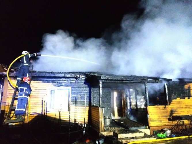 На Житомирщині вогнеборці гасили пожежі в кількох житлових будинках