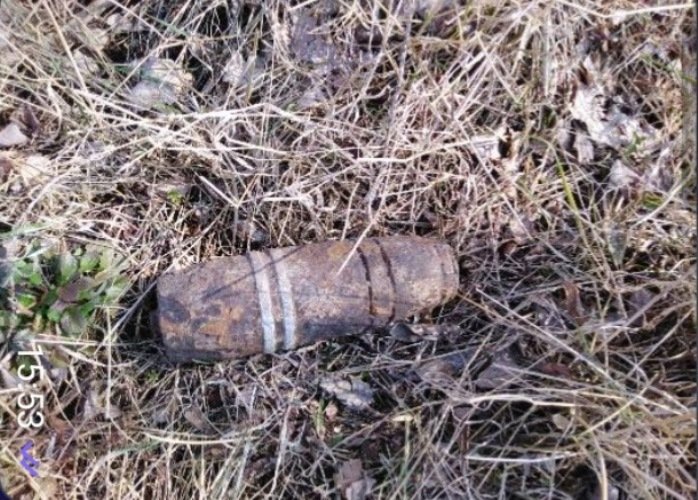 На Житомирщині селяни, прибираючи присадибні ділянки, натрапили на вибухонебезпечні предмети