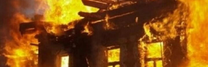 На Житомирщині господарі полишили без нагляду мангал — спалахнув піднавіс з дровами