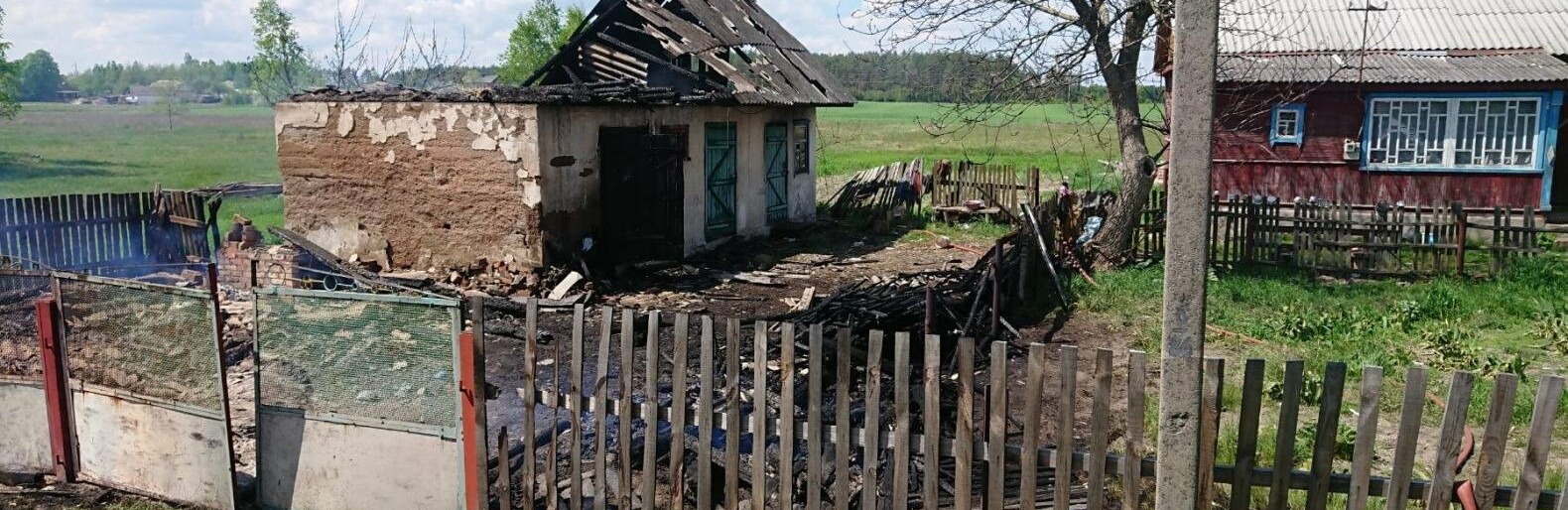 Горіли господарча будівля, сарай, авто: За добу вогнеборцями ліквідовано шість пожеж на Житомирщині