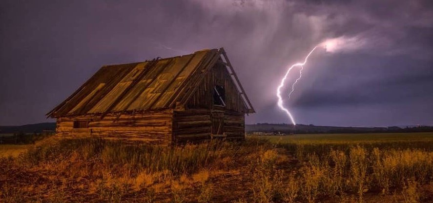 На Житомирщині жінку уразила блискавка