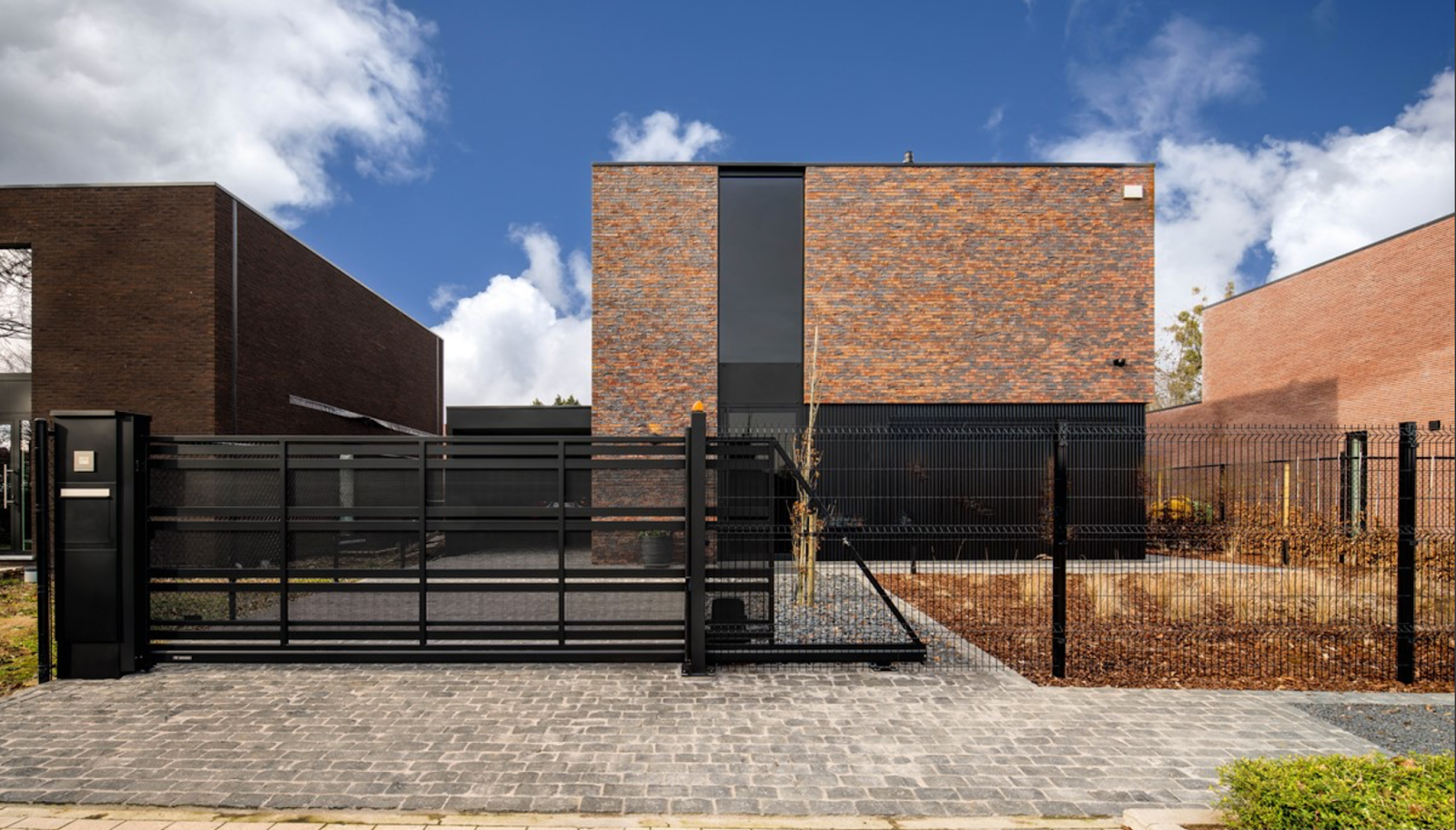 Пьеро лиссони. Стенка для гостиной в современном стиле. Стенка в минималистическом стиле. Откатные ворота wisniowski. Тв стенка 1240 см.