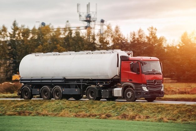 транспортування наливних вантажів