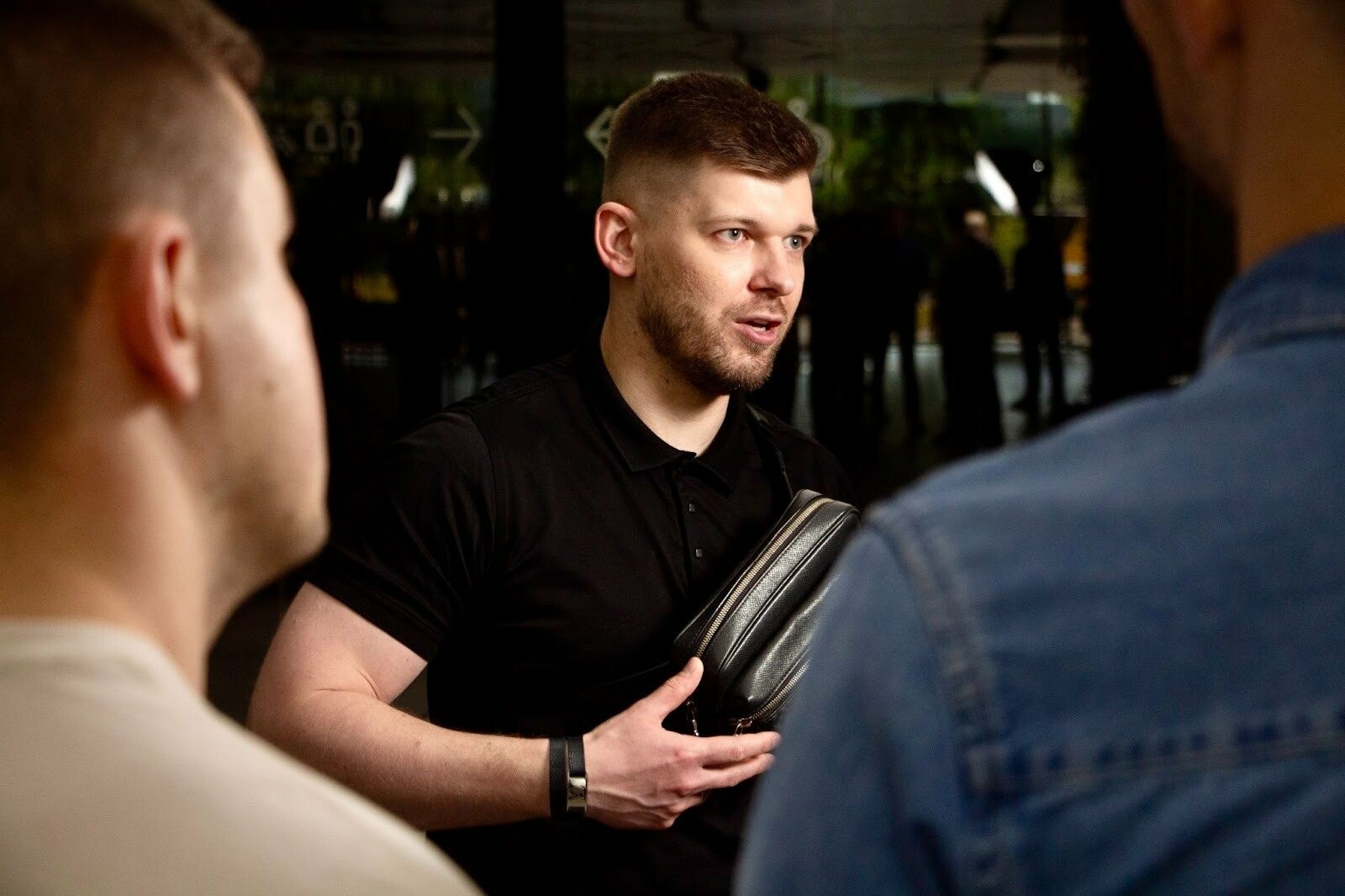 Михаил Хомич с учениками курса по товарному бизнесу