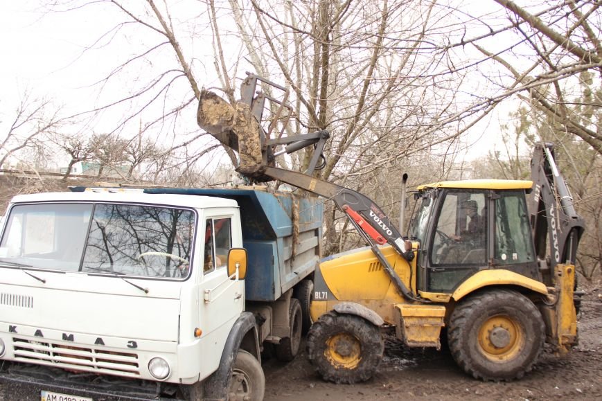 В Житомире на Богунии работники инспекции по благоустройст..., фото-1 В Житомире на Богунии работники инспекции по благоустройству начали уборку, фото-1
